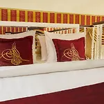 מלון Sultan Tughra 4*